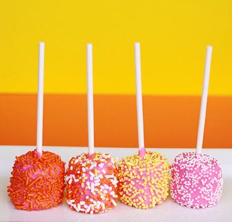 Chocolate Dipped Marshmallows With Sprinkles