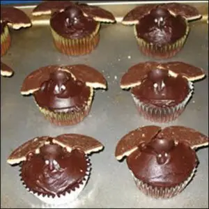 Bat Cupcakes from The Daily Southern
